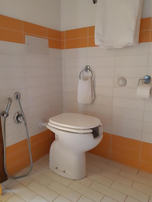 Łazienka w obiekcie Laurus Jacuzzi villa Alghero Valverde 122