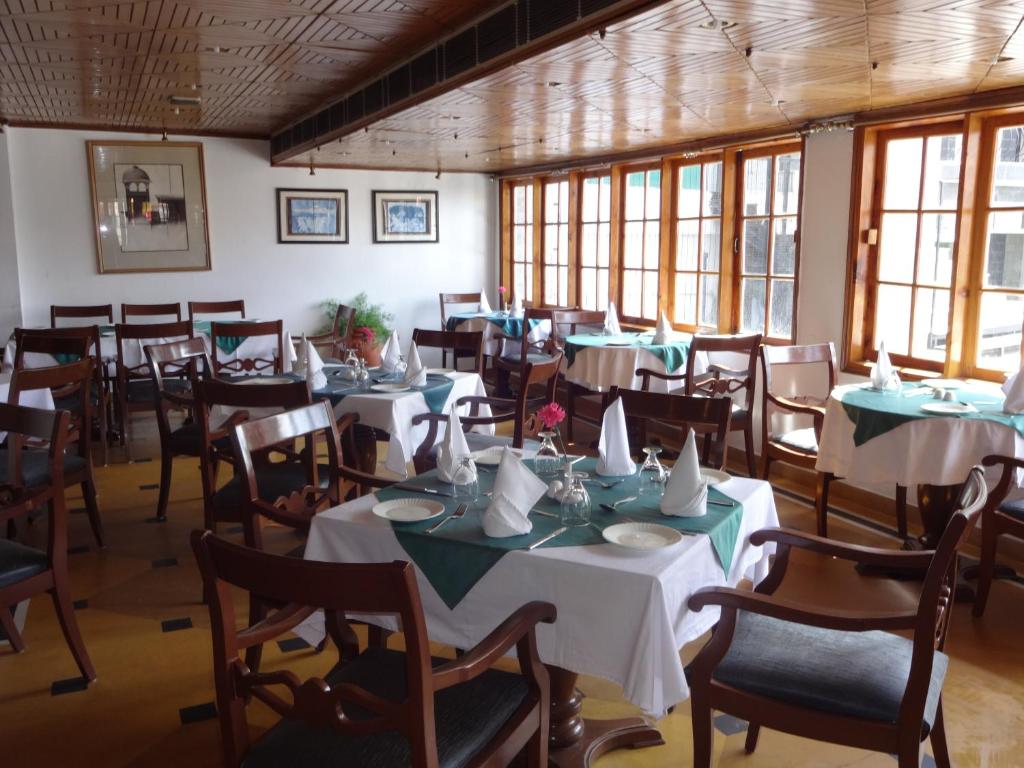 Restaurace v ubytování Hotel Combermere