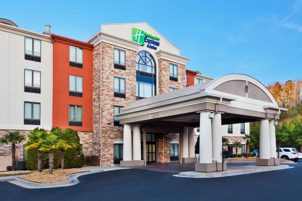 a hotel with a gazebo in front of a building at Holiday Inn Express Rome-East, an IHG Hotel in Rome