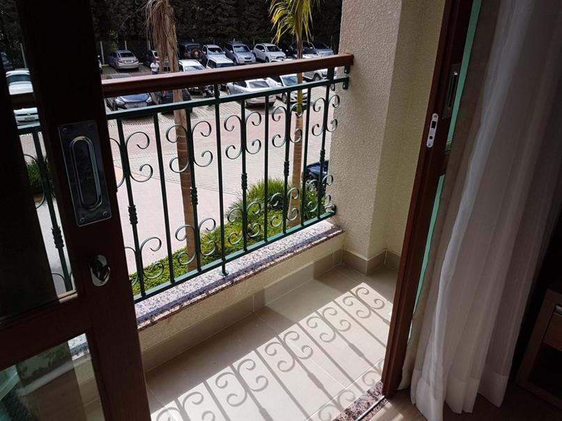  Vista Azul Flat Service