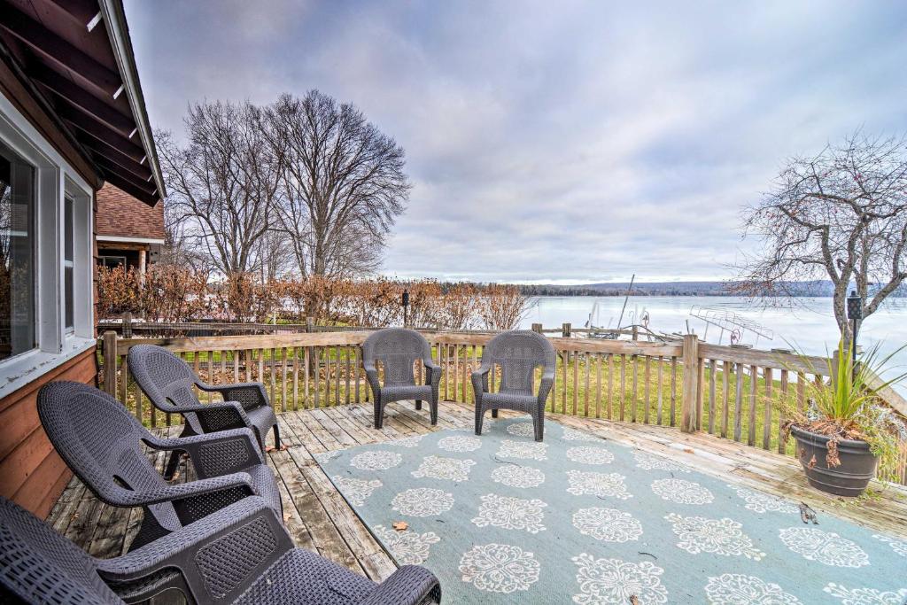 Pickerel Lake Retreat with Grill, 15 Mi to Ski!, Petoskey Updated
