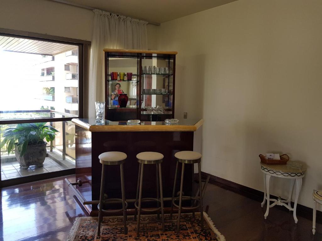  CaviRio EC26 - Linda casa em São Conrado