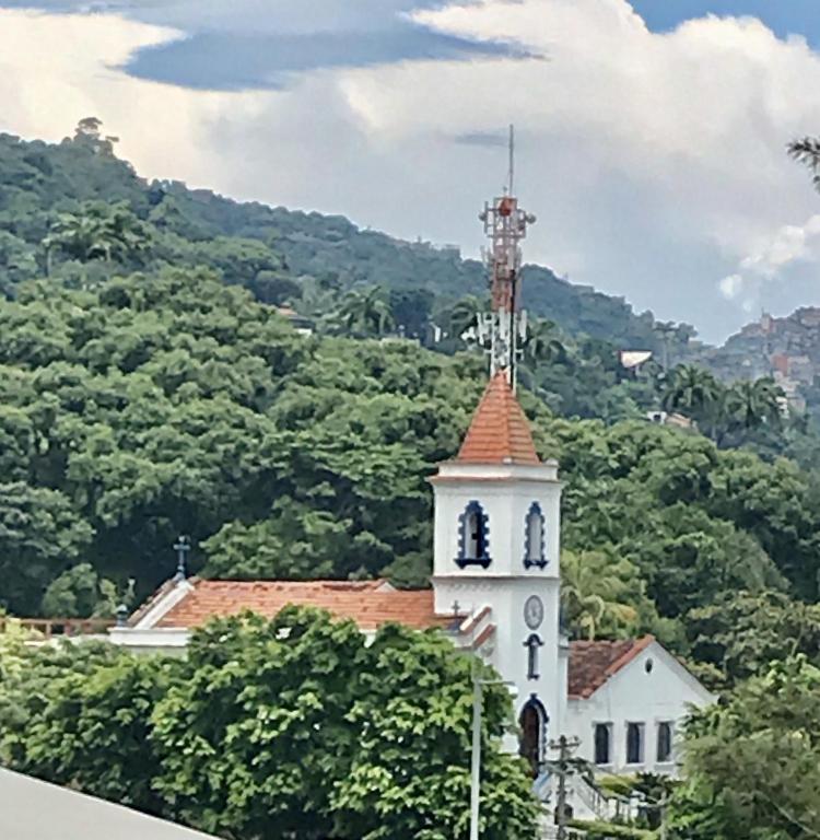  CaviRio EC26 - Linda casa em São Conrado
