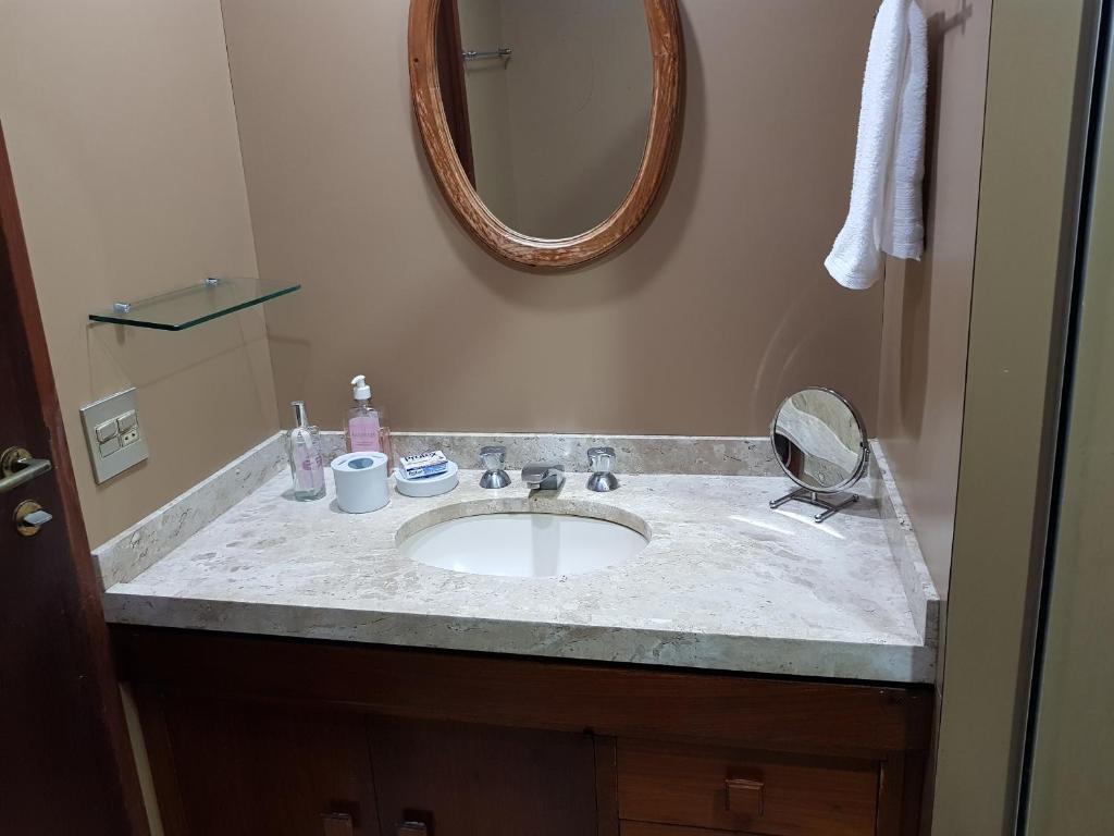  CaviRio EC26 - Linda casa em São Conrado