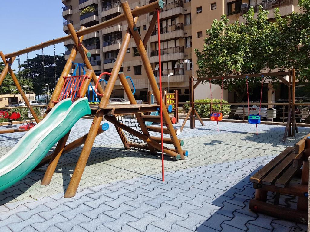  CaviRio EC26 - Linda casa em São Conrado