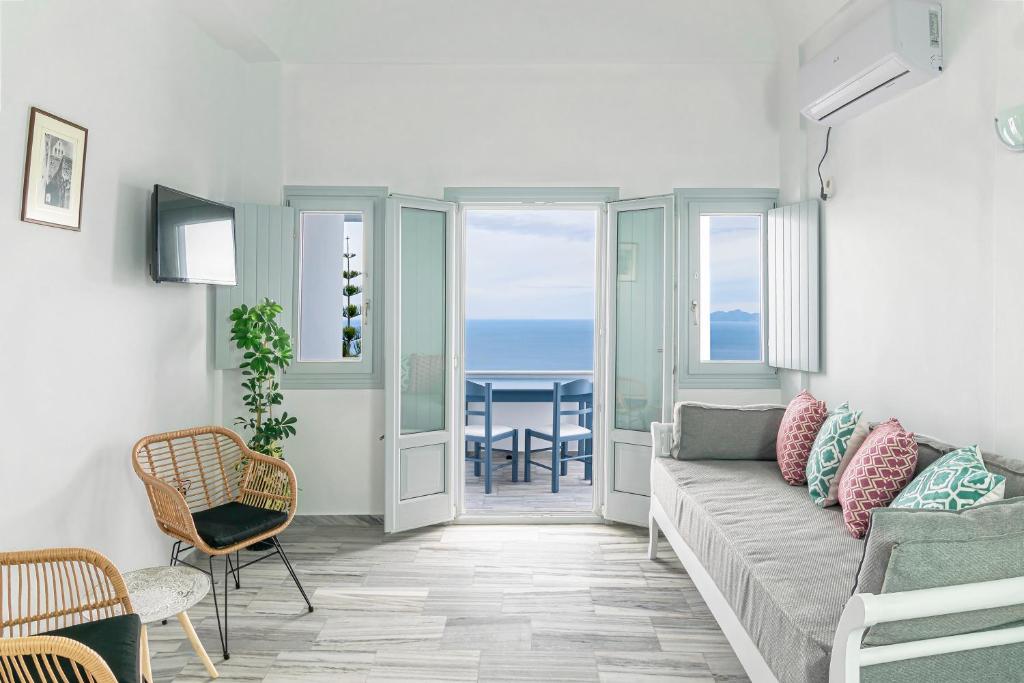 Phaos Santorini Suites, Imerovigli – Updated 2021 Prices