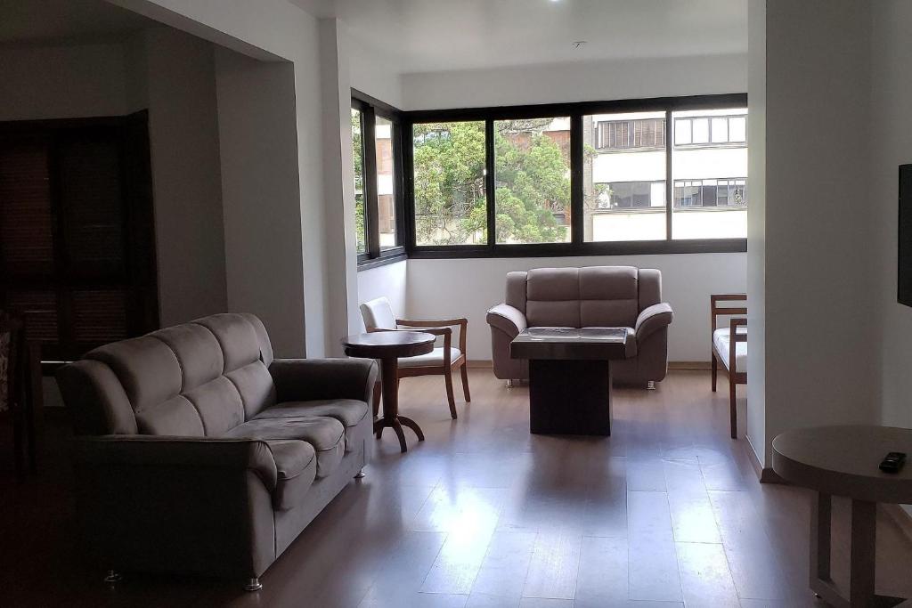 Vale das Hortensias 403 - 100 metros Rua Coberta  Vale das Hortensias 403 - 100 metros Rua Coberta