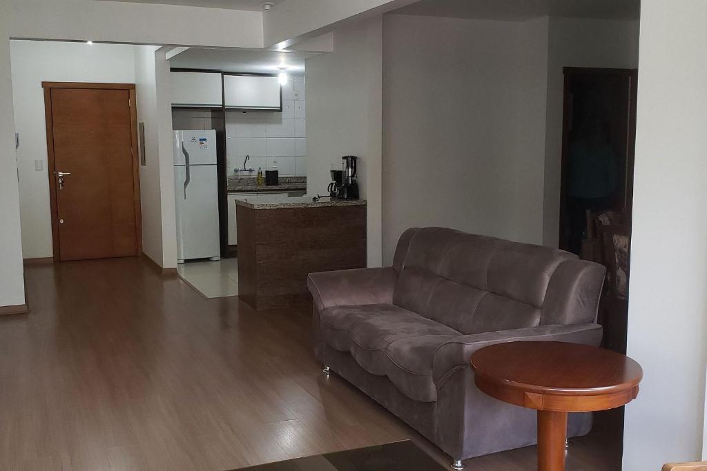 Vale das Hortensias 403 - 100 metros Rua Coberta  Vale das Hortensias 403 - 100 metros Rua Coberta