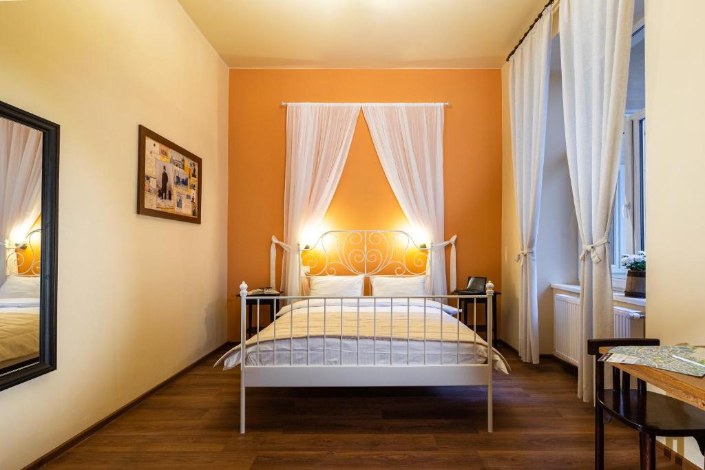 Post House Rooms - Double Room With Private Bathroom