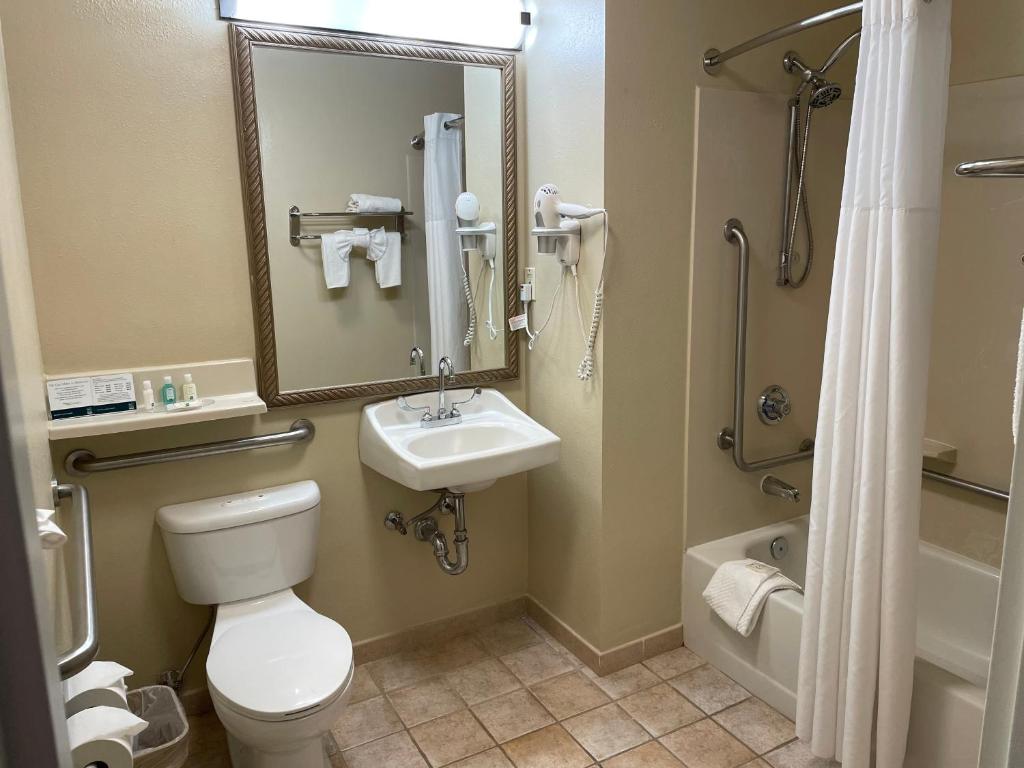 Quality Inn Placentia Anaheim Fullerton photo