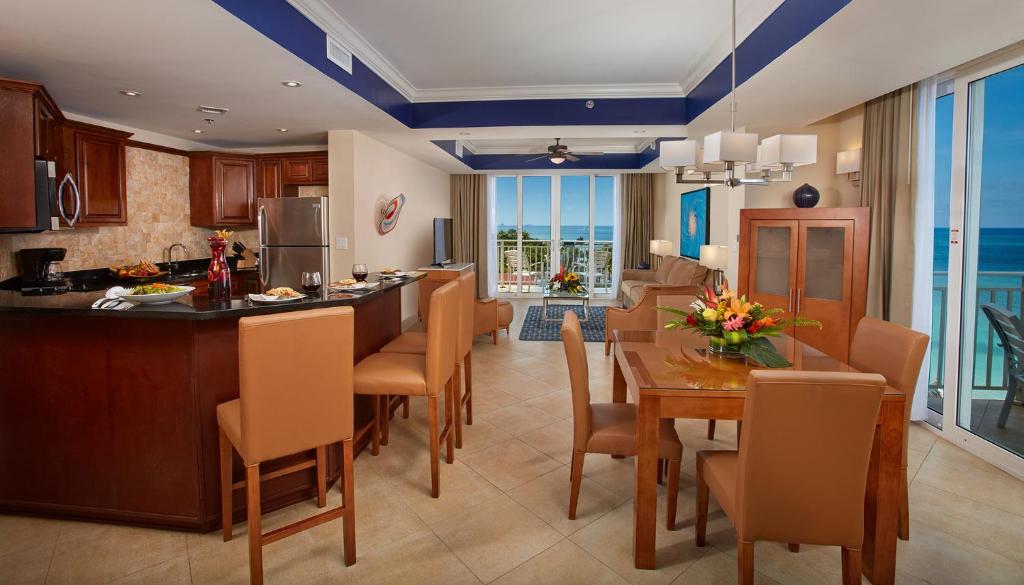 Divi Aruba Phoenix Beach Resort - Beach Tower One-Bedroom Suite