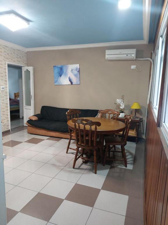  Apartamento 2 dormitórios frente ao mar