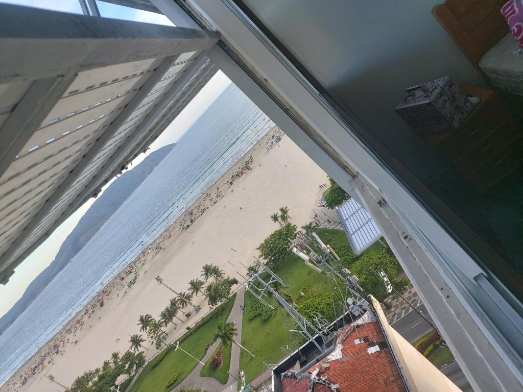  Apartamento 2 dormitórios frente ao mar