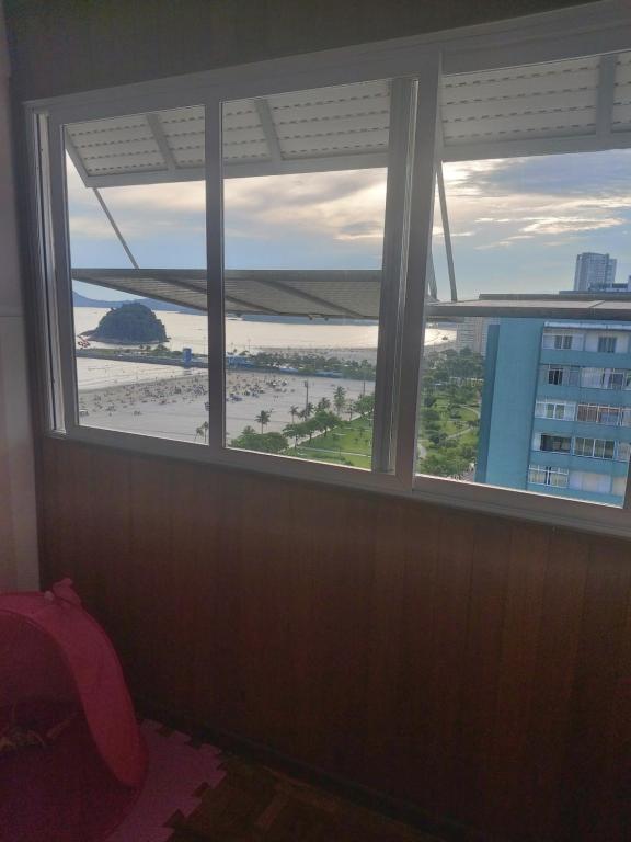  Apartamento 2 dormitórios frente ao mar