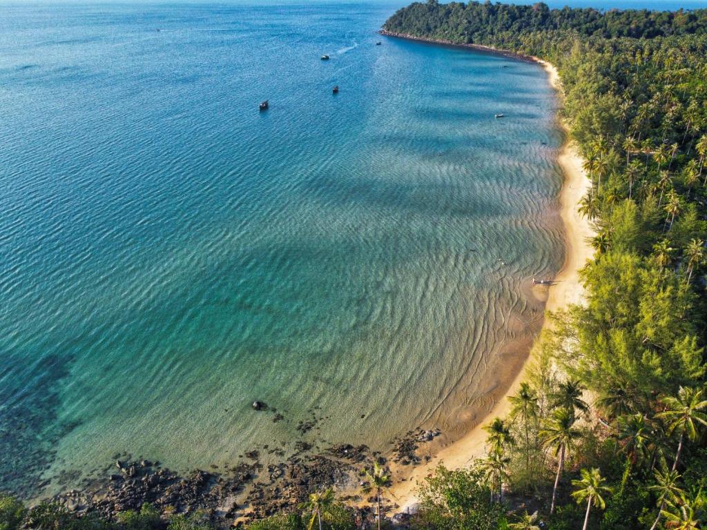 Lonely Beach, Pulau Koh Rong - Harga Terbaru 2022