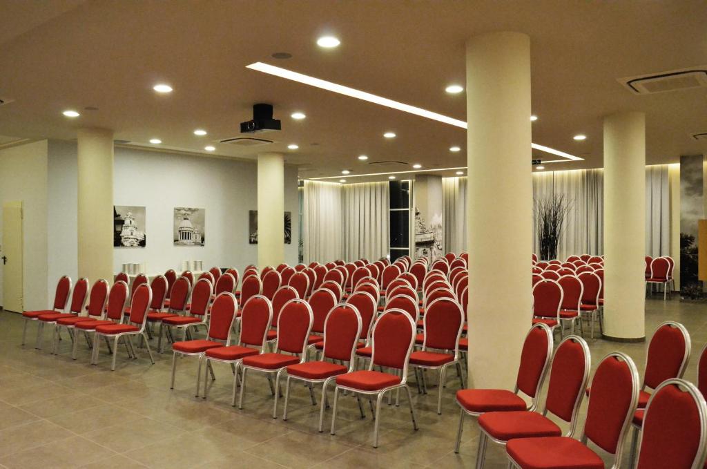 Ärikülastajate ala ja/või konverentsiruum majutusasutuses Hotel Torre Del Sud