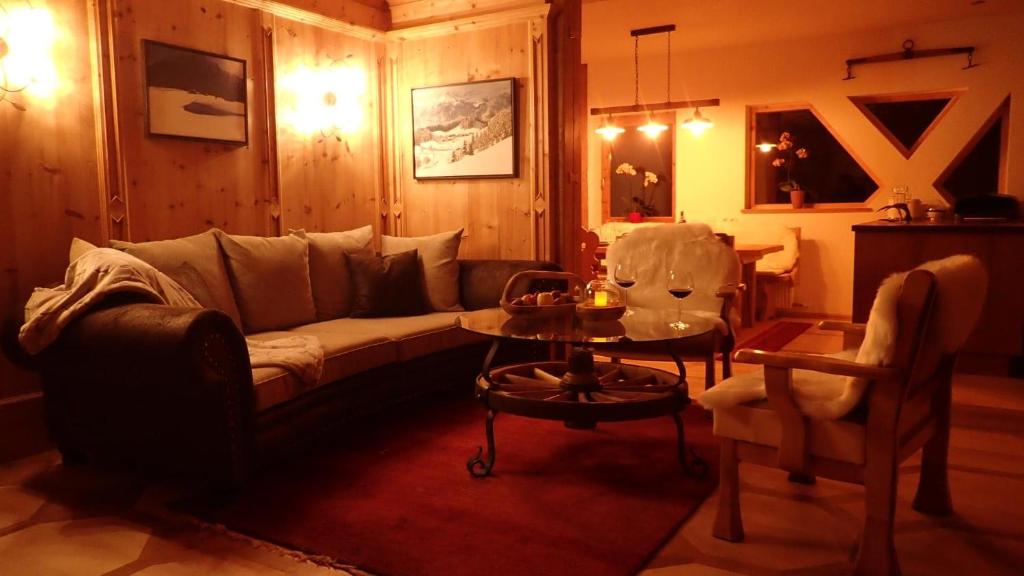 Posezení v ubytování Zirbenchalet Obergruben