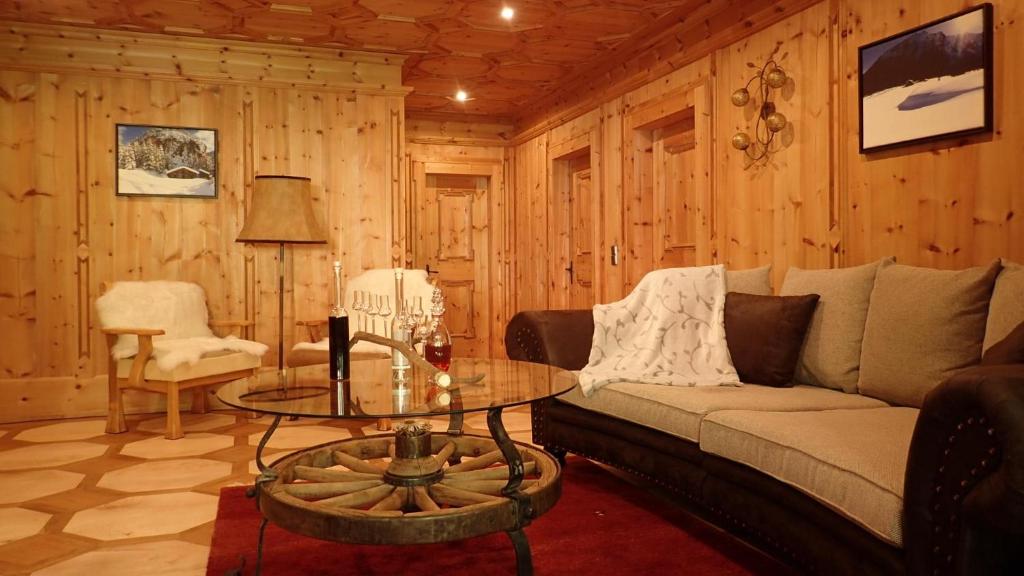 Posezení v ubytování Zirbenchalet Obergruben