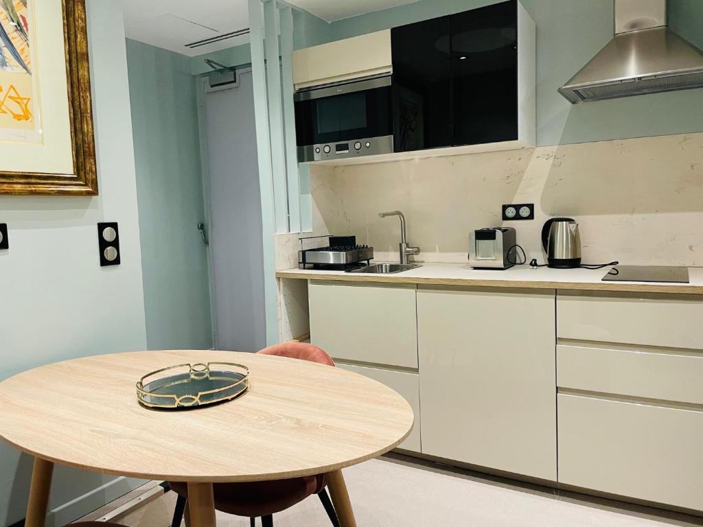 Hotel 33 Marbeuf - Resim 26