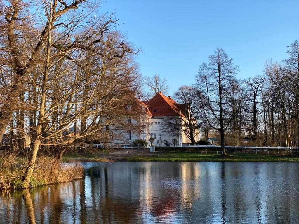 Schloss Badow - Two-Bedroom Apartment