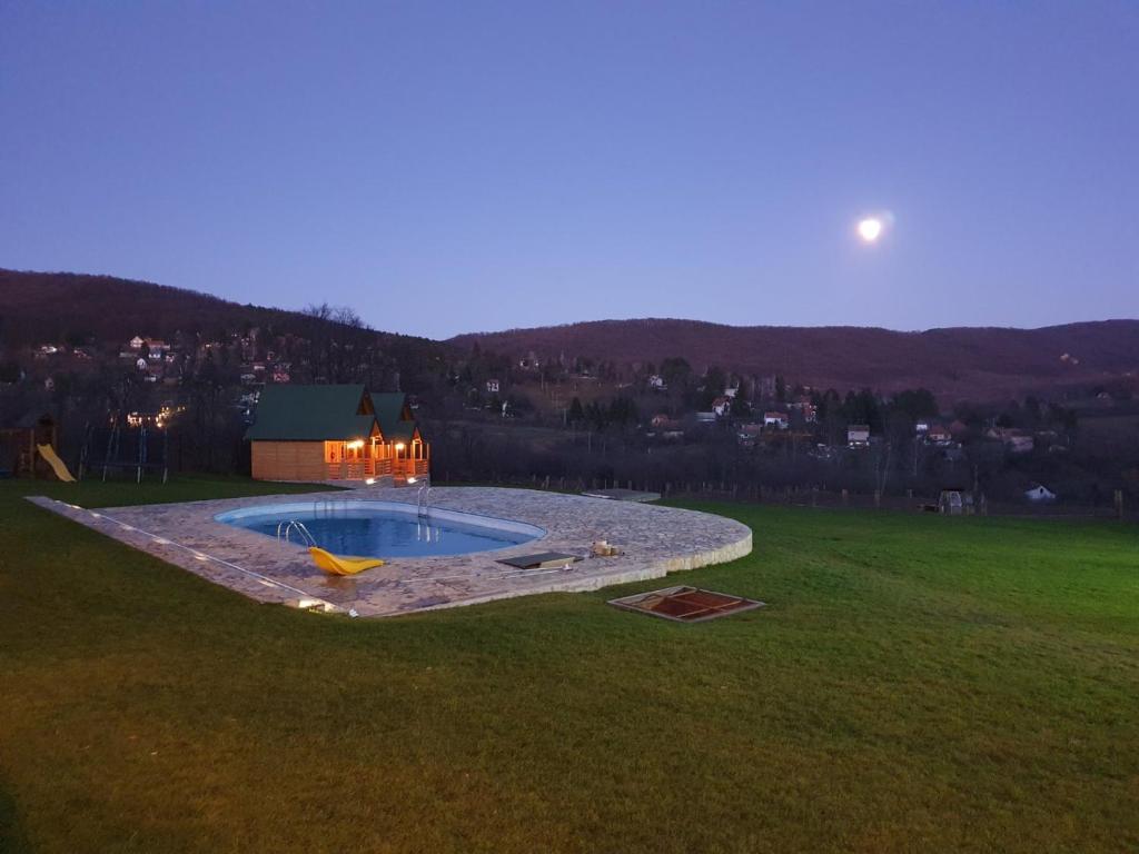 Bazén v ubytování Imperator Kvintil apartmani & SPA nebo v jeho okolí