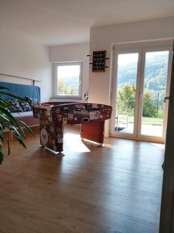 TV a/nebo společenská místnost v ubytování Ferienhaus Fräulein Frenz
