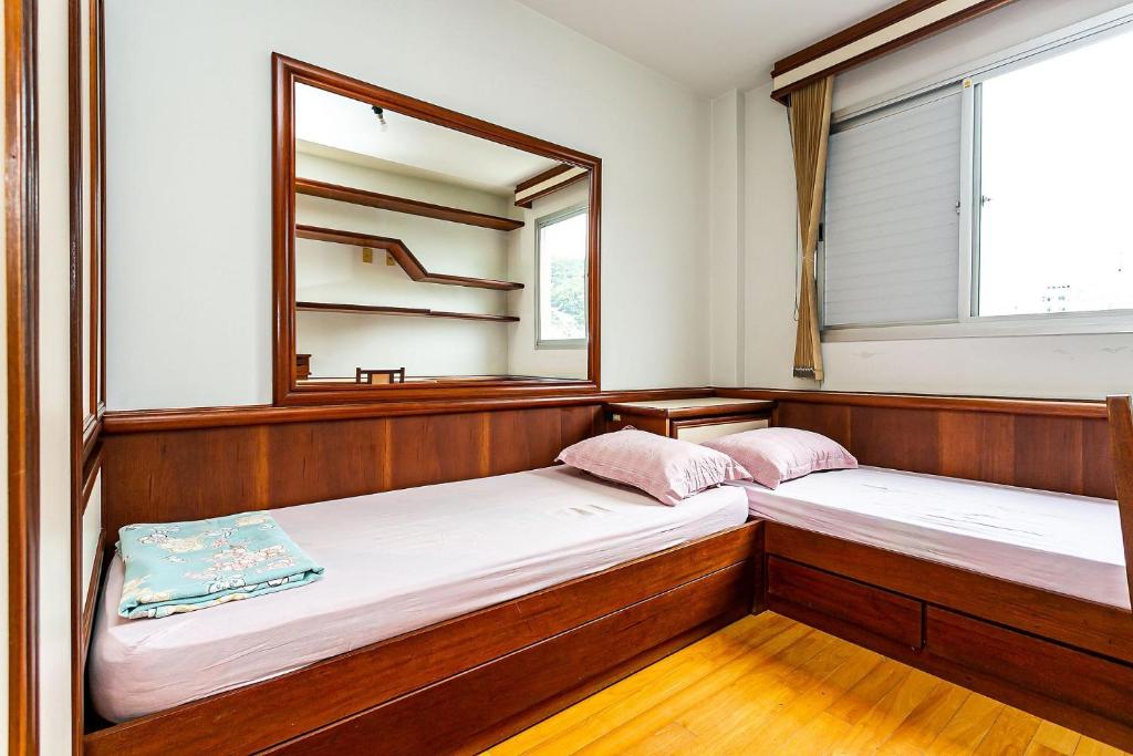  Espaçoso apartamento em área arborizada e central de Floripa