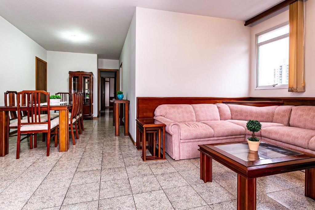  Espaçoso apartamento em área arborizada e central de Floripa