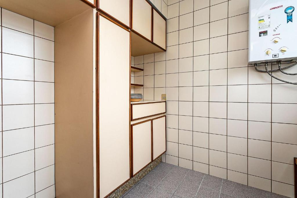  Espaçoso apartamento em área arborizada e central de Floripa