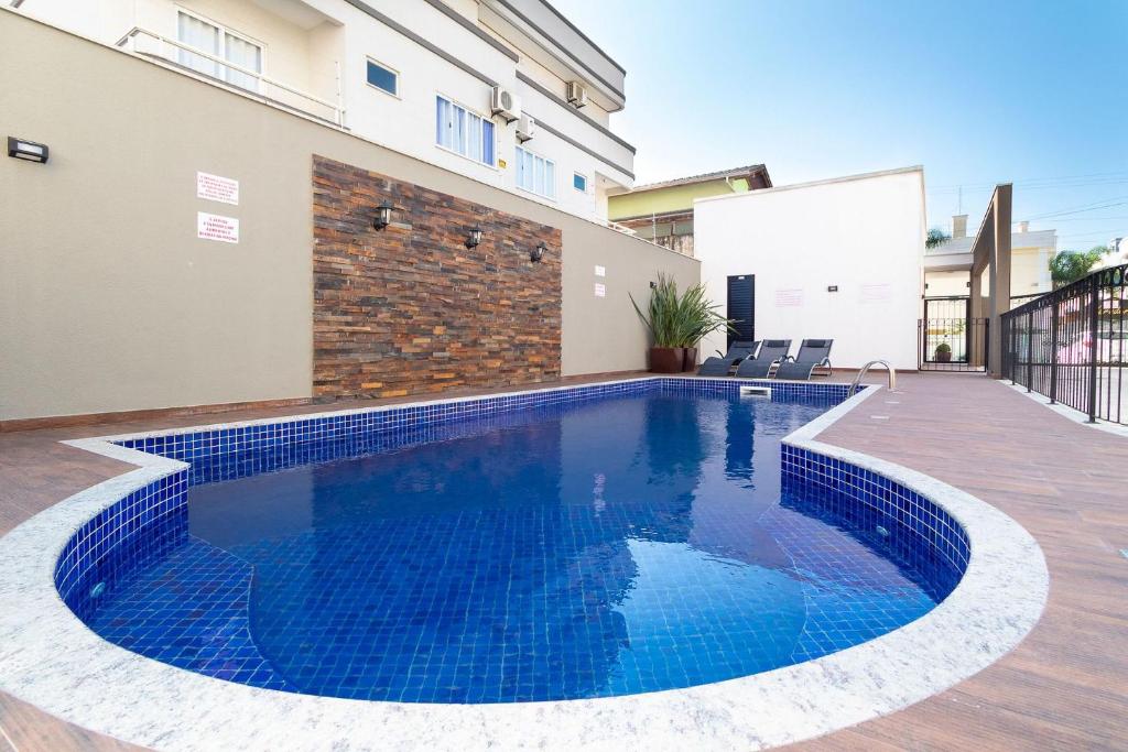  Aluguel Apartamento 2 quartos s1 suíte Piscina Bombas SC