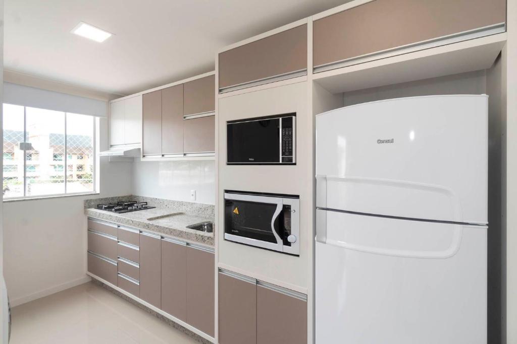  Aluguel Apartamento 2 quartos s1 suíte Piscina Bombas SC