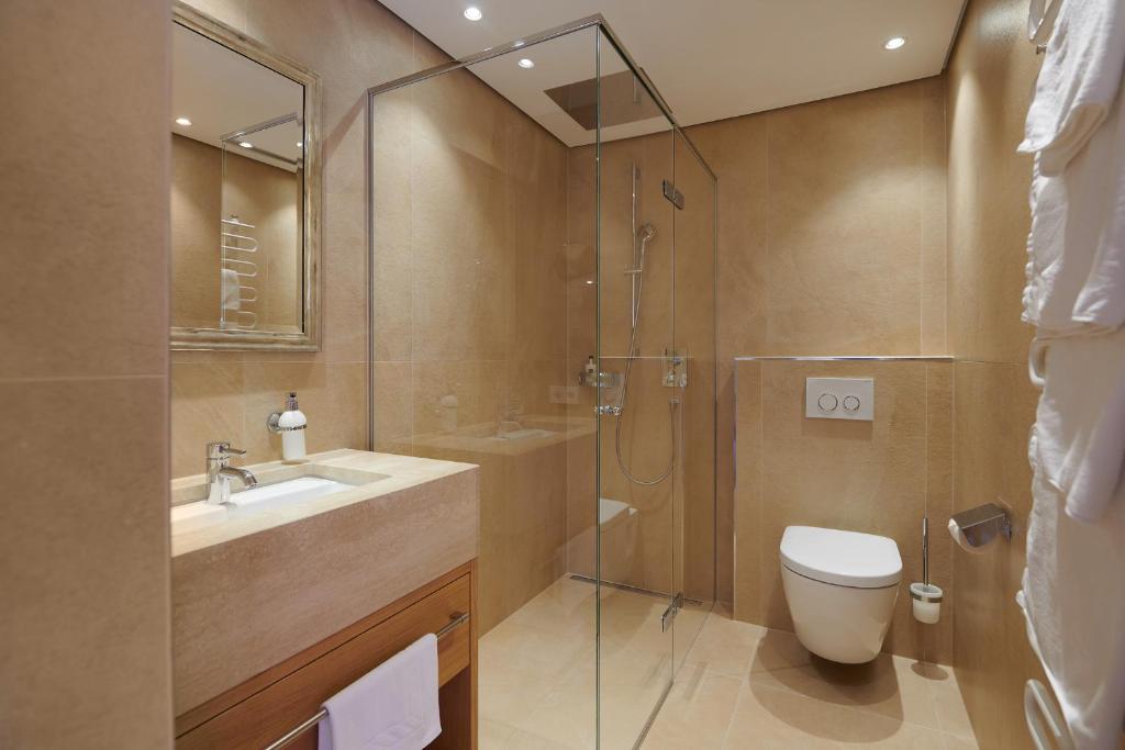 Koupelna v ubytování Hotel Garni Schneider