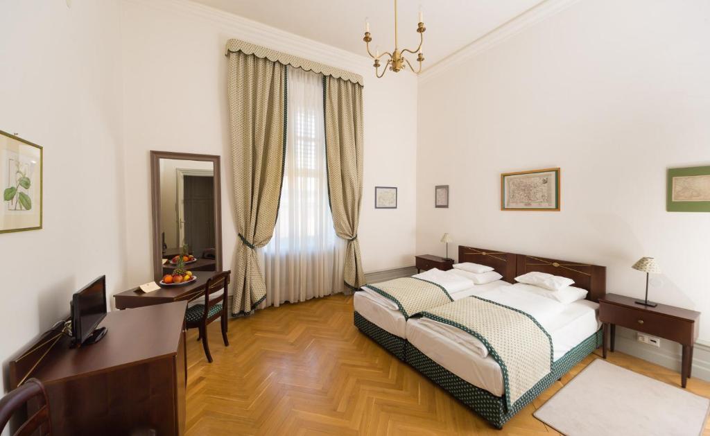 Károlyi Kastély Hotel & Restaurant - 带有花园的高级双人或双人间