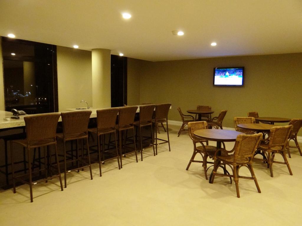  Diamond Hotel