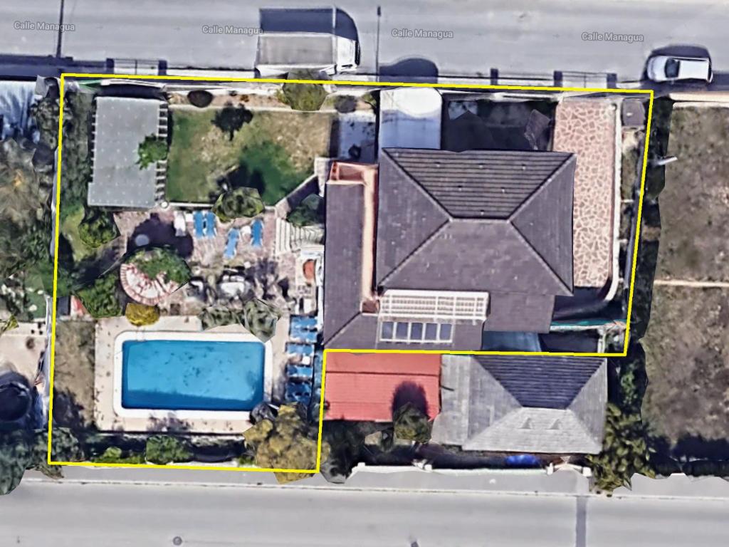 Bazén v ubytování Villa Chalet Benidorm nebo v jeho okolí