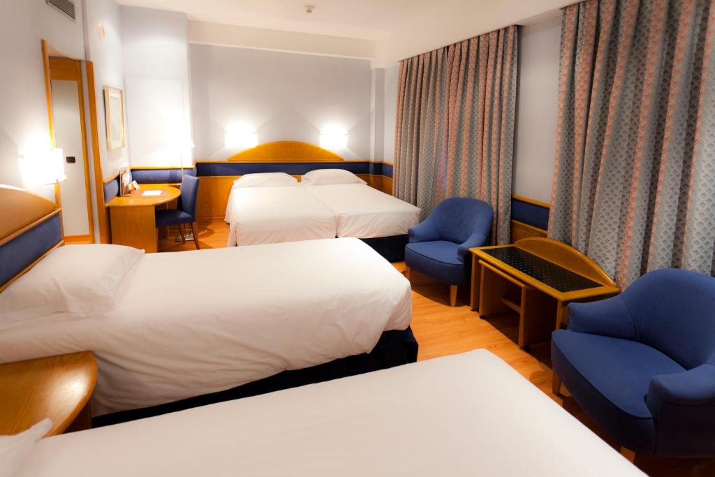 
Standard Family Room
