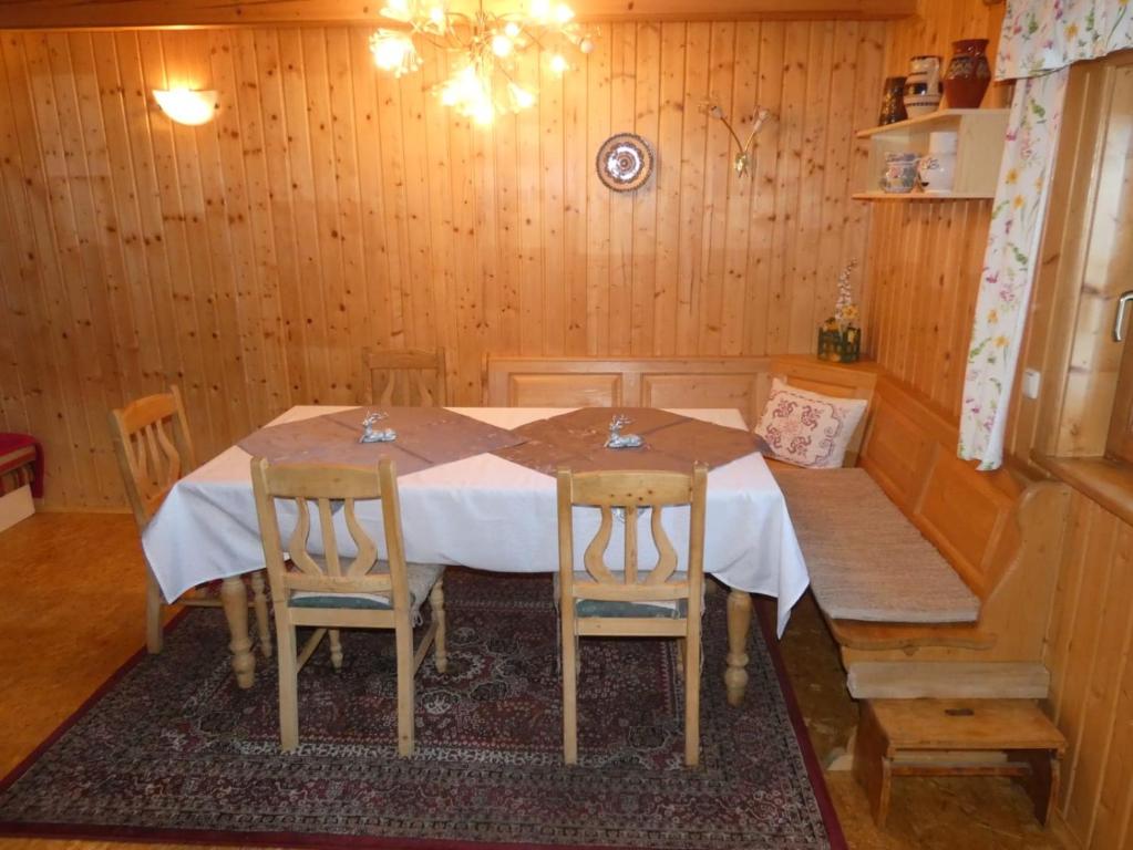 Posezení v ubytování Almhütte Seeberg