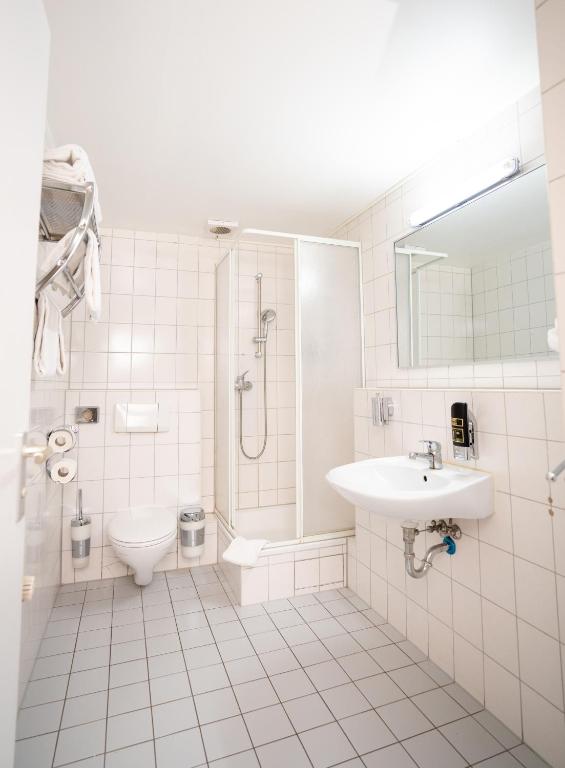 Koupelna v ubytování Parkhotel Lindenhof - KOSTENLOSE PARKPLÄTZE
