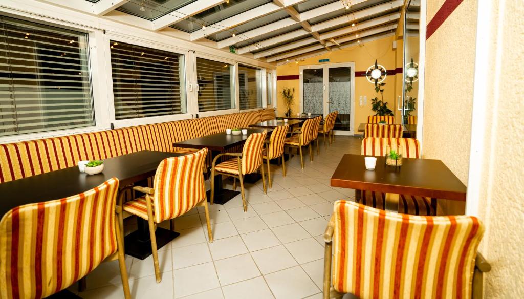 Restaurace v ubytování Parkhotel Lindenhof - KOSTENLOSE PARKPLÄTZE