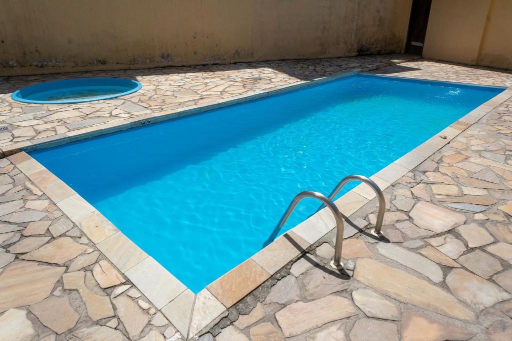  Apartamento C/ Piscina no Centro de Ubatuba