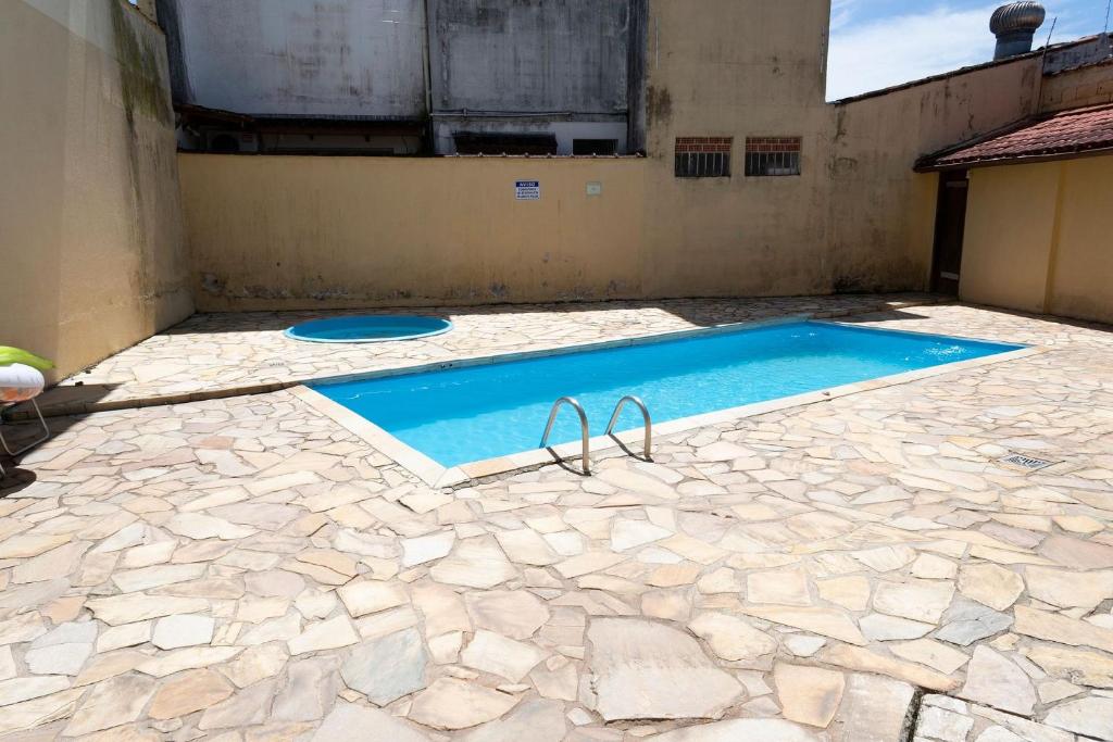  Apartamento C/ Piscina no Centro de Ubatuba
