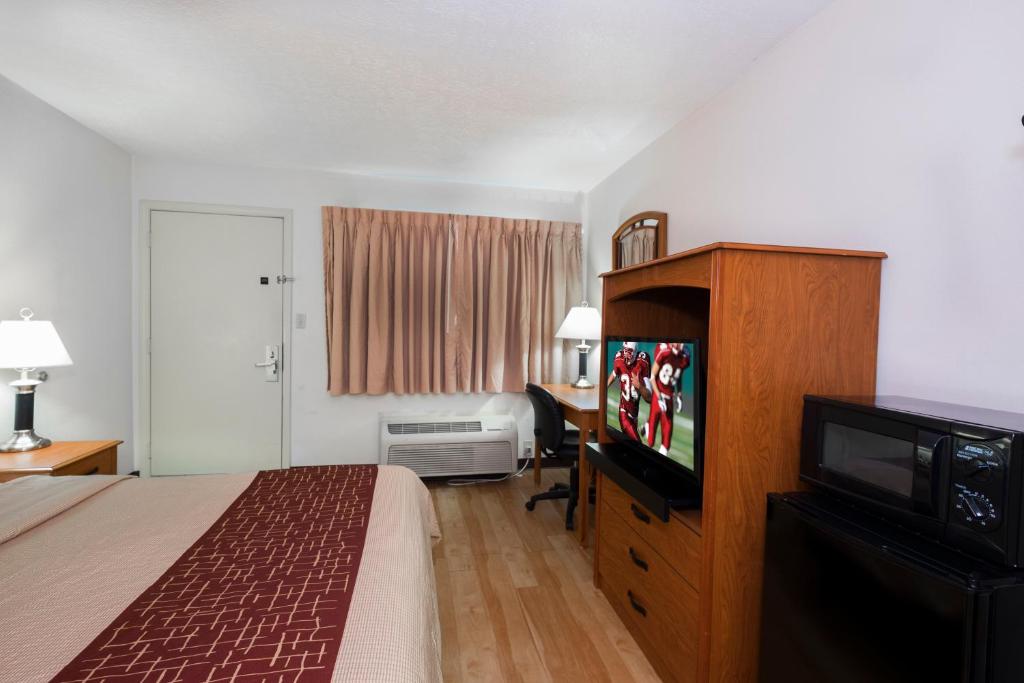 Red Roof Inn Columbus Northeast Westerville - Deluxe Kamer Met Kingsize Bed - Niet-Rokers