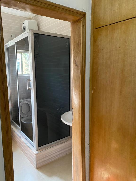 Koupelna v ubytování Nue-Crest Hotels & Suites