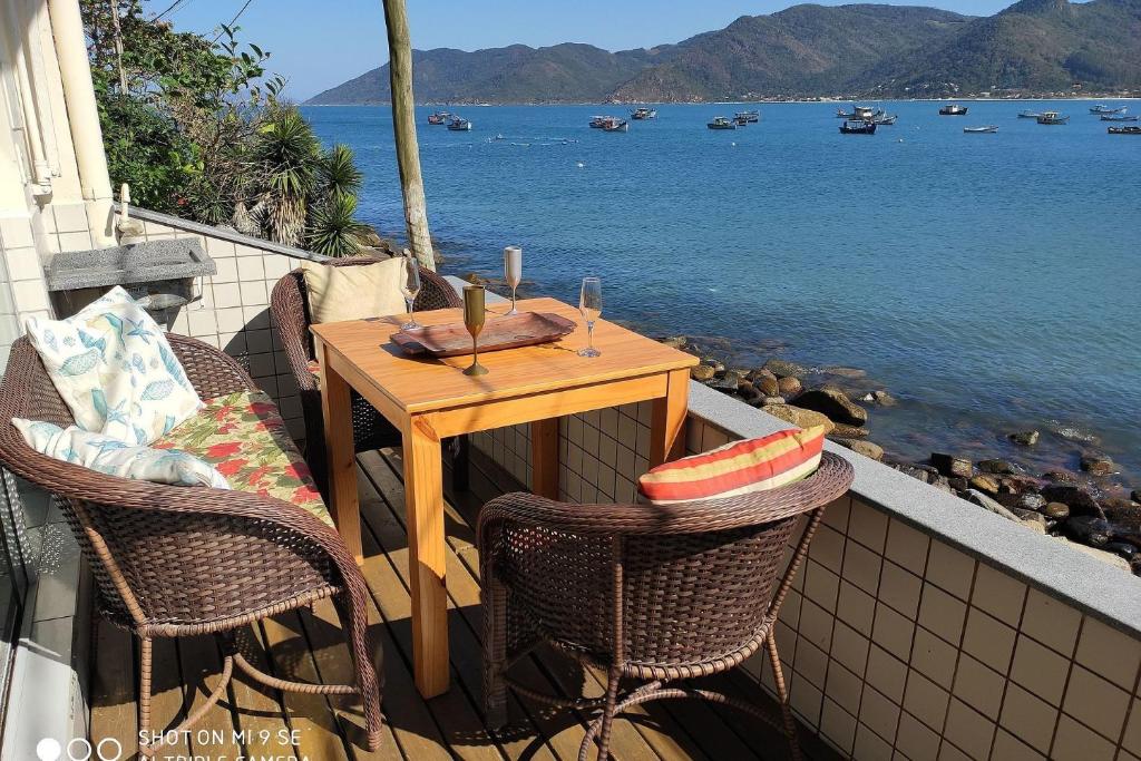  Linda casa 3 quartos 60 m da praia em Florianópolis - ideal para famílias