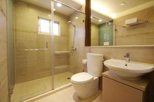 Bagno di Golden Bay Holiday Inn