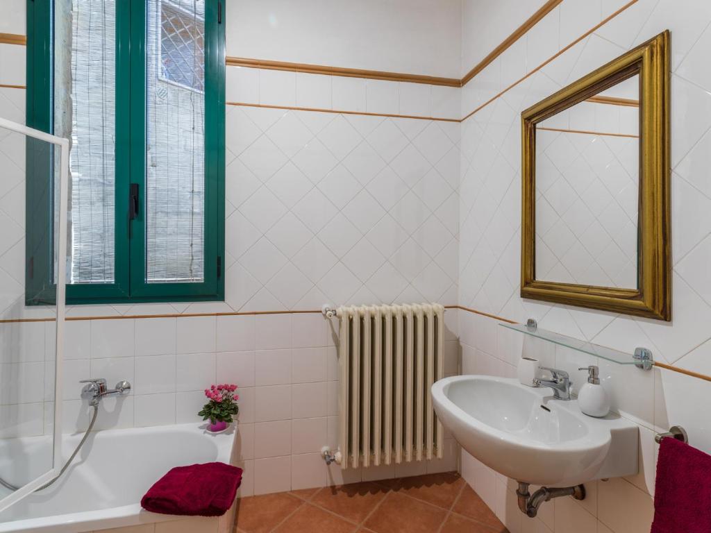 A bathroom at Dimora San Leucio