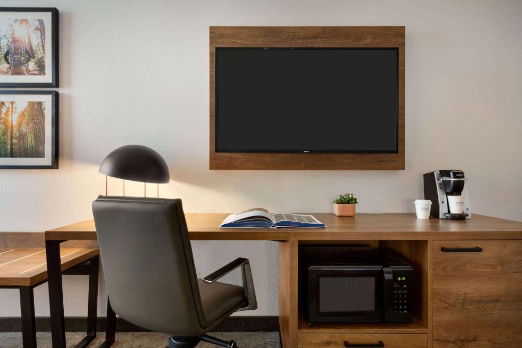 La Quinta Inn & Suites by Wyndham Santa Rosa Sonoma - King Studio Suite - Mobiliteitstoegang/niet -roken