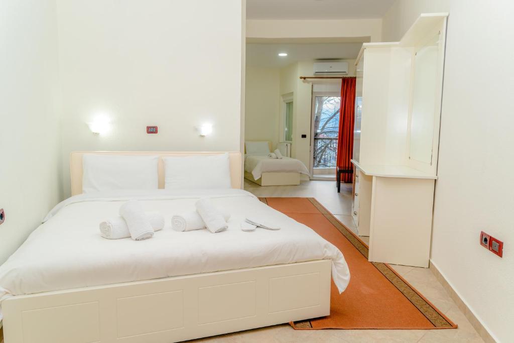 Hotel George - Image 2