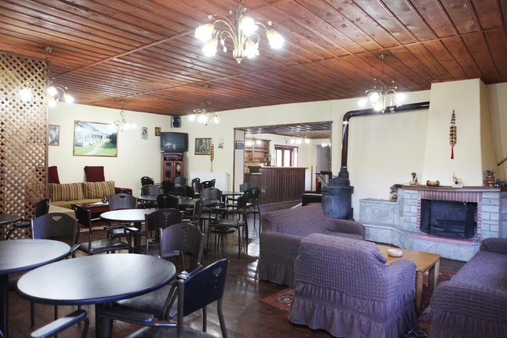 Posezení v ubytování Manis Hotel