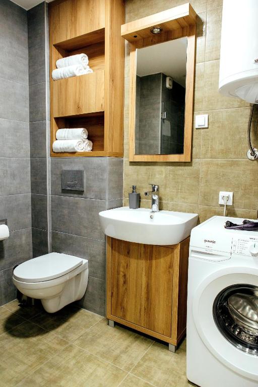 Ein Badezimmer in der Unterkunft Apartman Happy day Divčibare